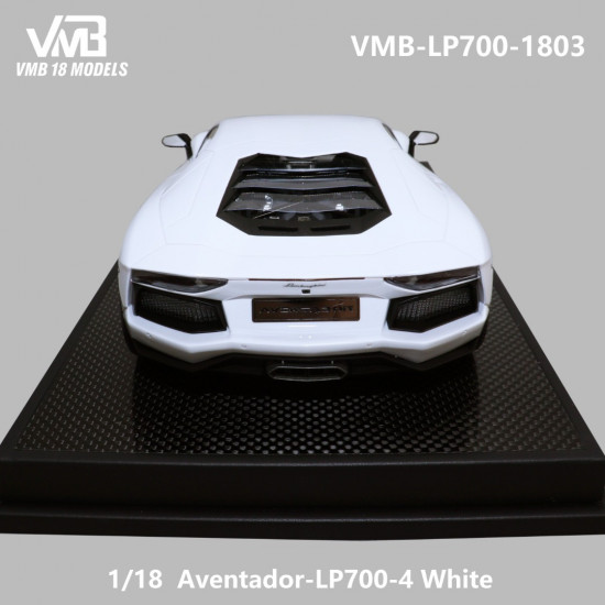 VMB 1/18 Lamborghini Aventador  LP700-4 White