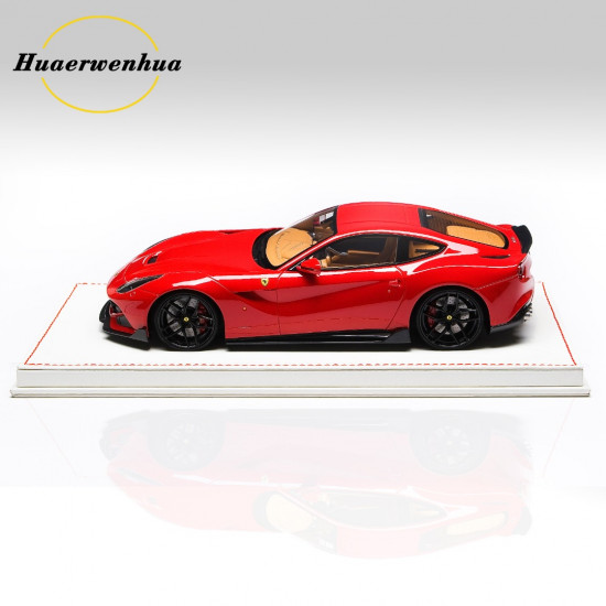 Runner 1/18 Ferrari F12 DMC Runner 1/18 Ferrari F12 DMC