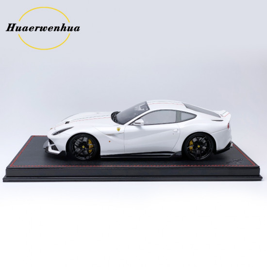 Runner 1/18 Ferrari F12 DMC Runner 1/18 Ferrari F12 DMC