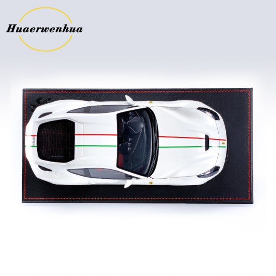 Runner 1/18 Ferrari F12 DMC Runner 1/18 Ferrari F12 DMC