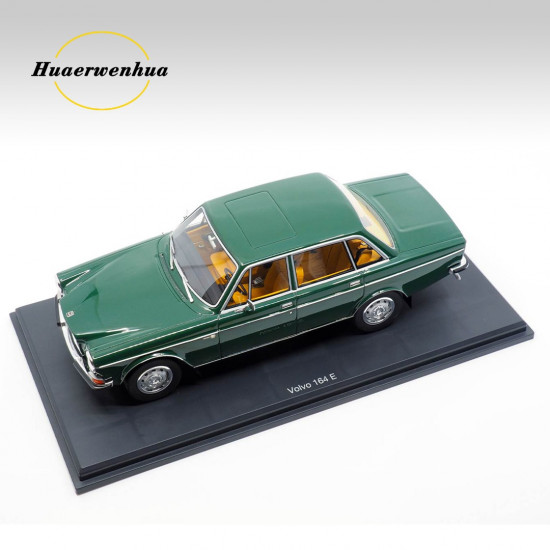 DNA1:18 Volvo 164E