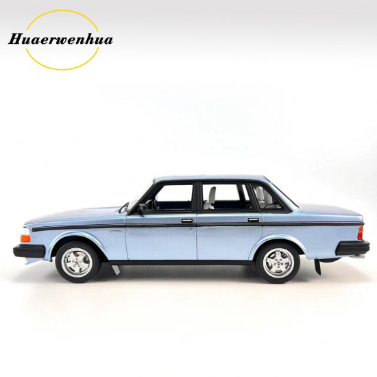 DNA1:18 Volvo 244 turbo 