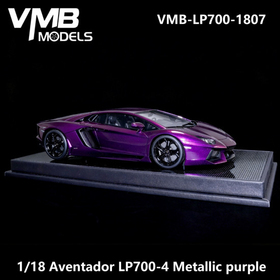 1/18 Lamborghini Aventador LP700-4 Metallic purple