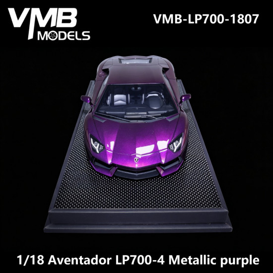 1/18 Lamborghini Aventador LP700-4 Metallic purple