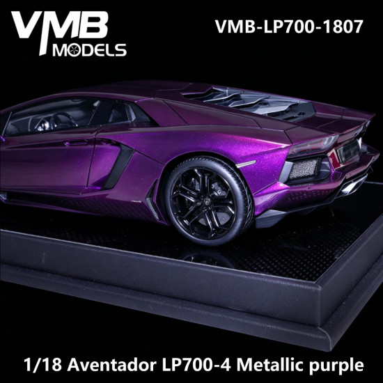 1/18 Lamborghini Aventador LP700-4 Metallic purple